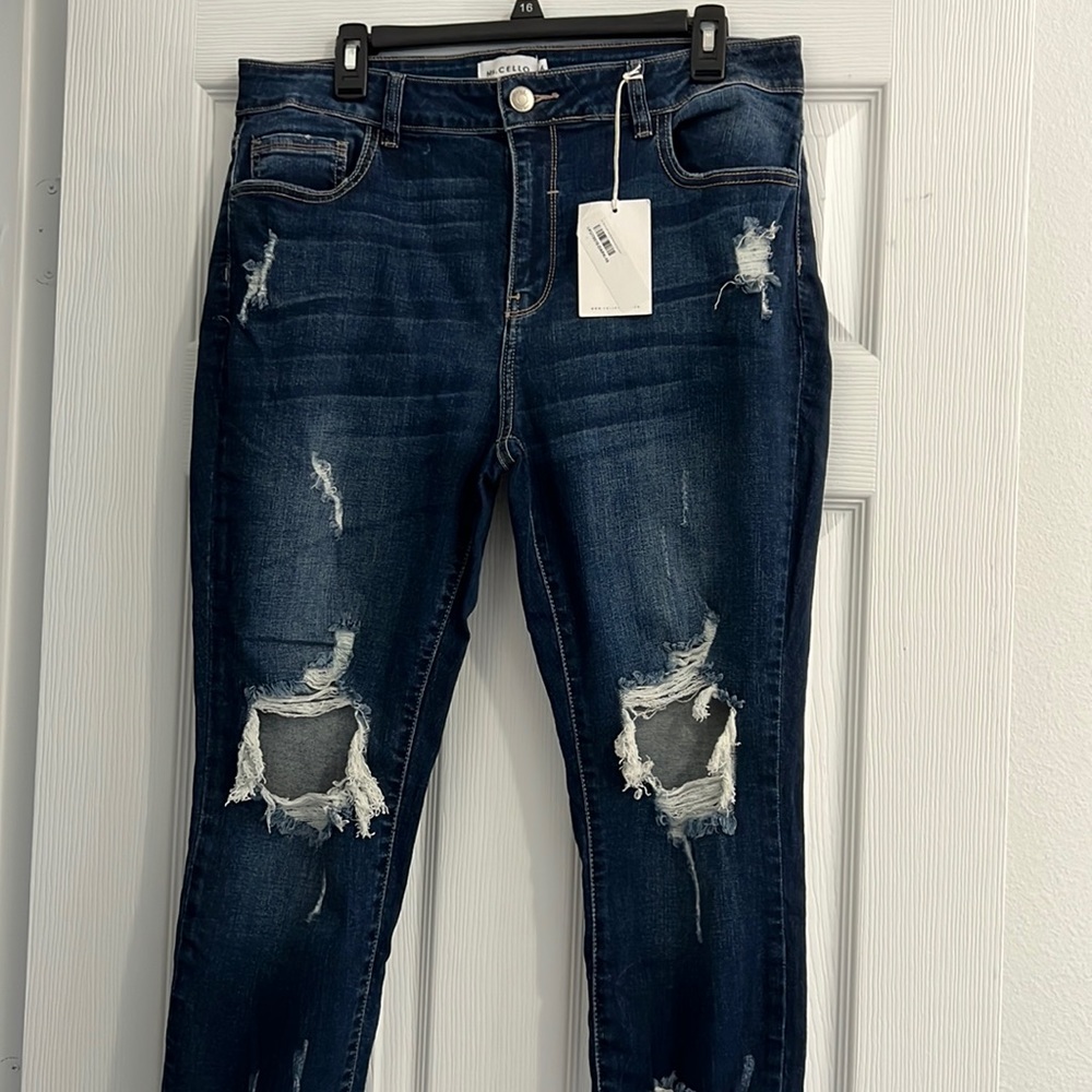 Dark skinny distressed jeans stretch